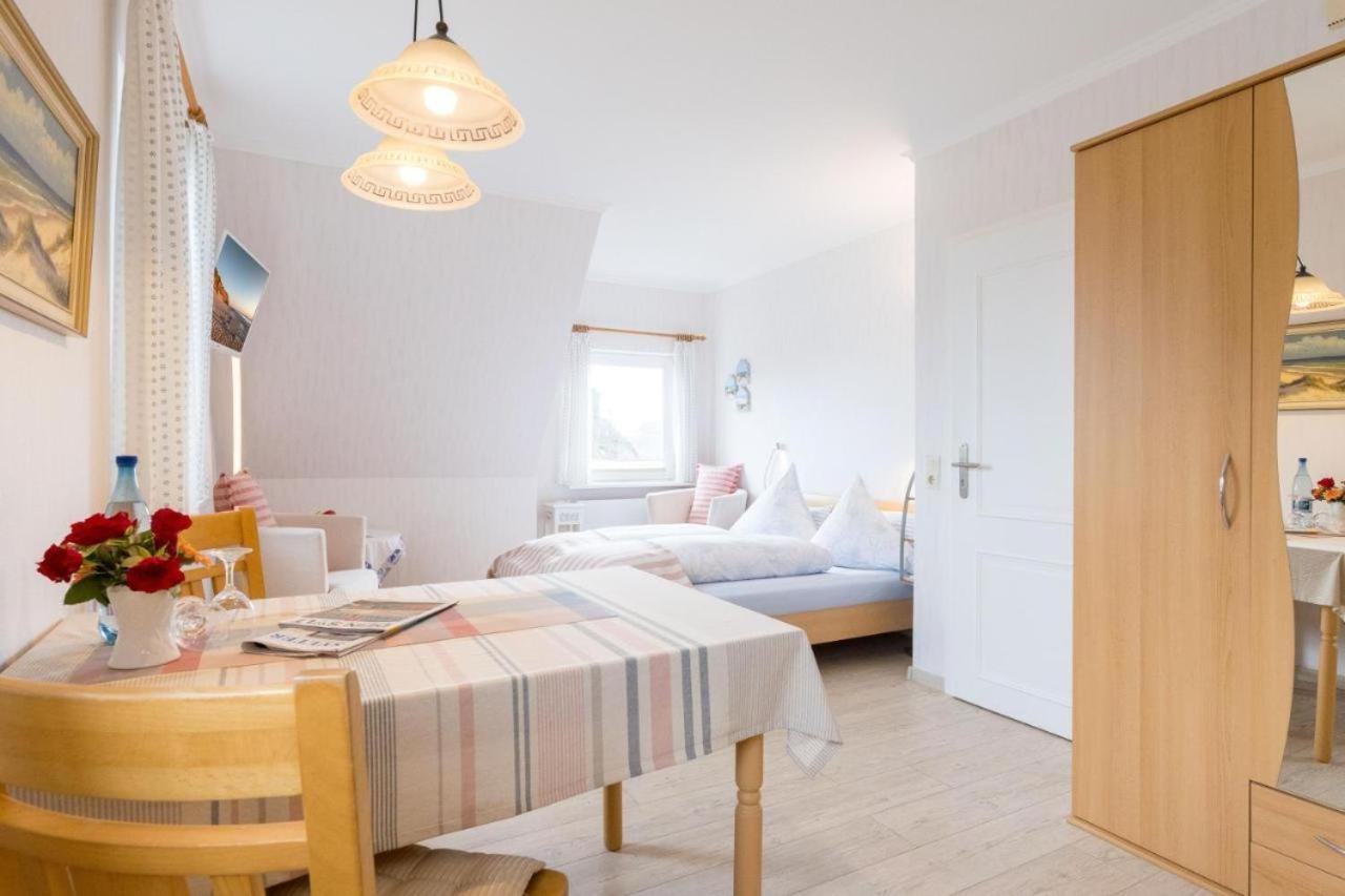 Ferienwohnungen Peters Sylt Exteriör bild