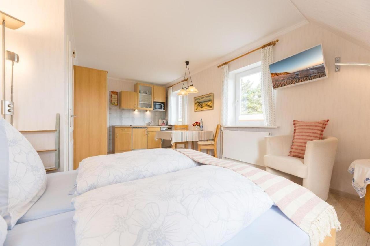 Ferienwohnungen Peters Sylt Exteriör bild